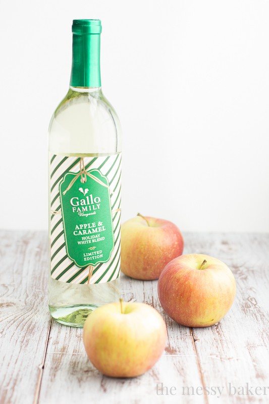 Caramel Apple Sangria | www.themessybakerblog.com
