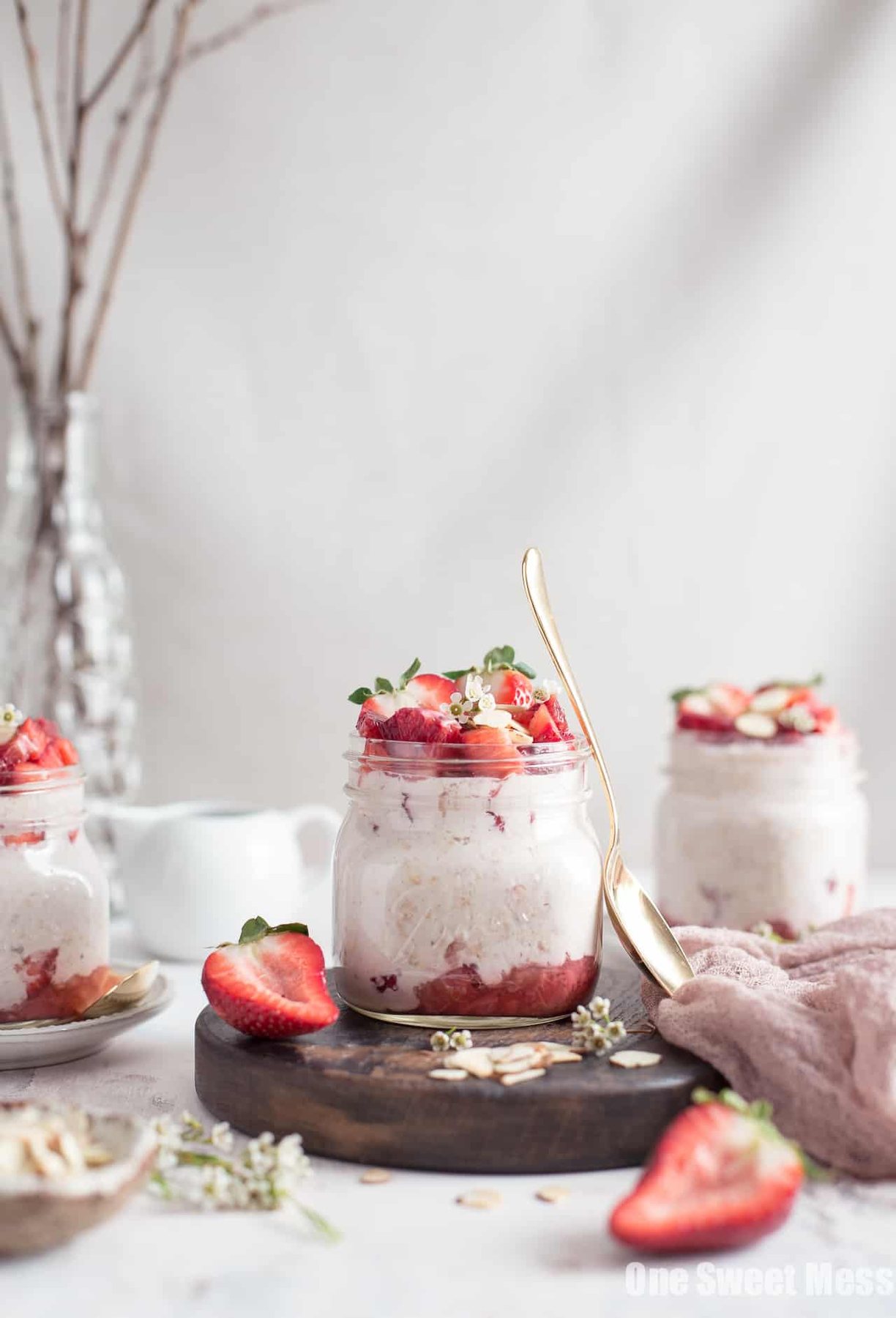 Strawberries and Cream Overnight Oatmeal {Gluten-Free + Vegan Option)