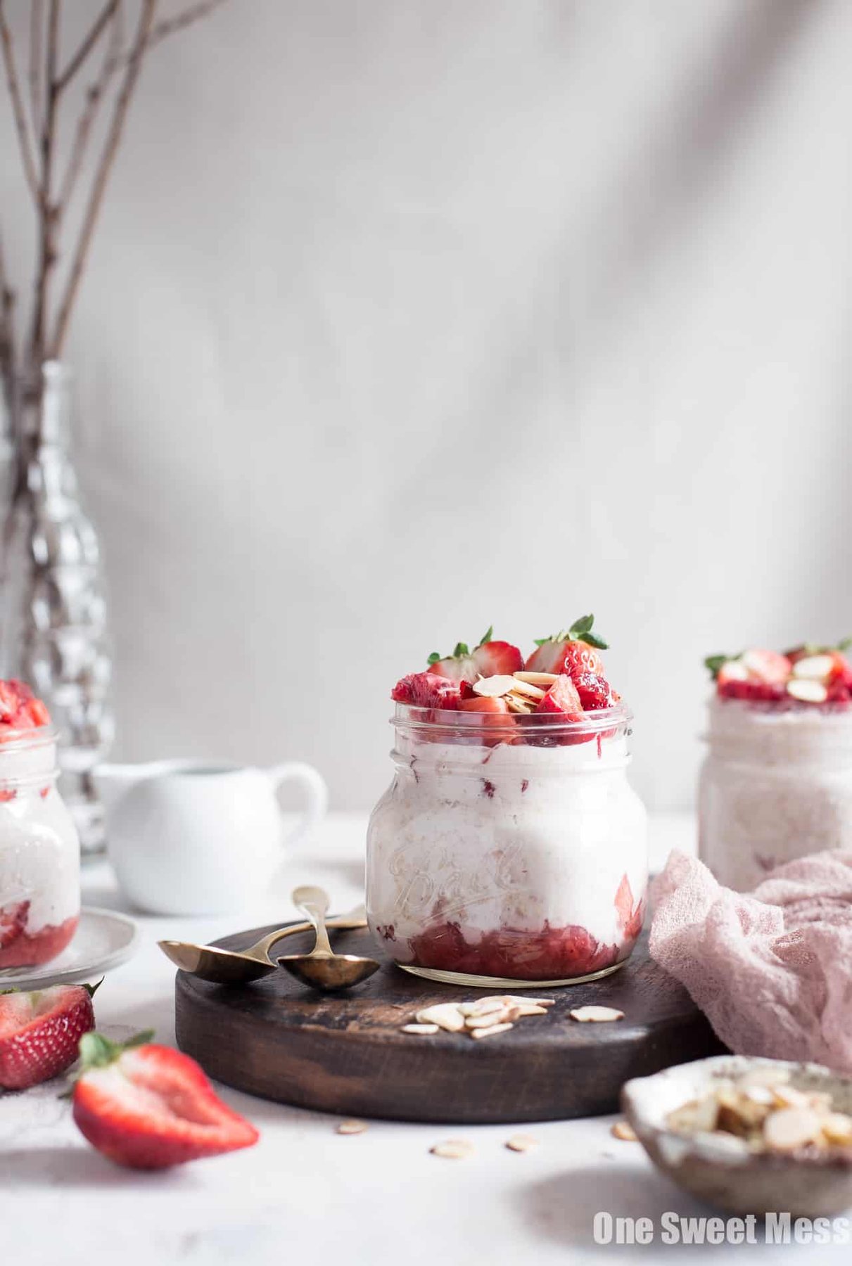 Strawberries and Cream Overnight Oatmeal {Gluten-Free + Vegan Option)