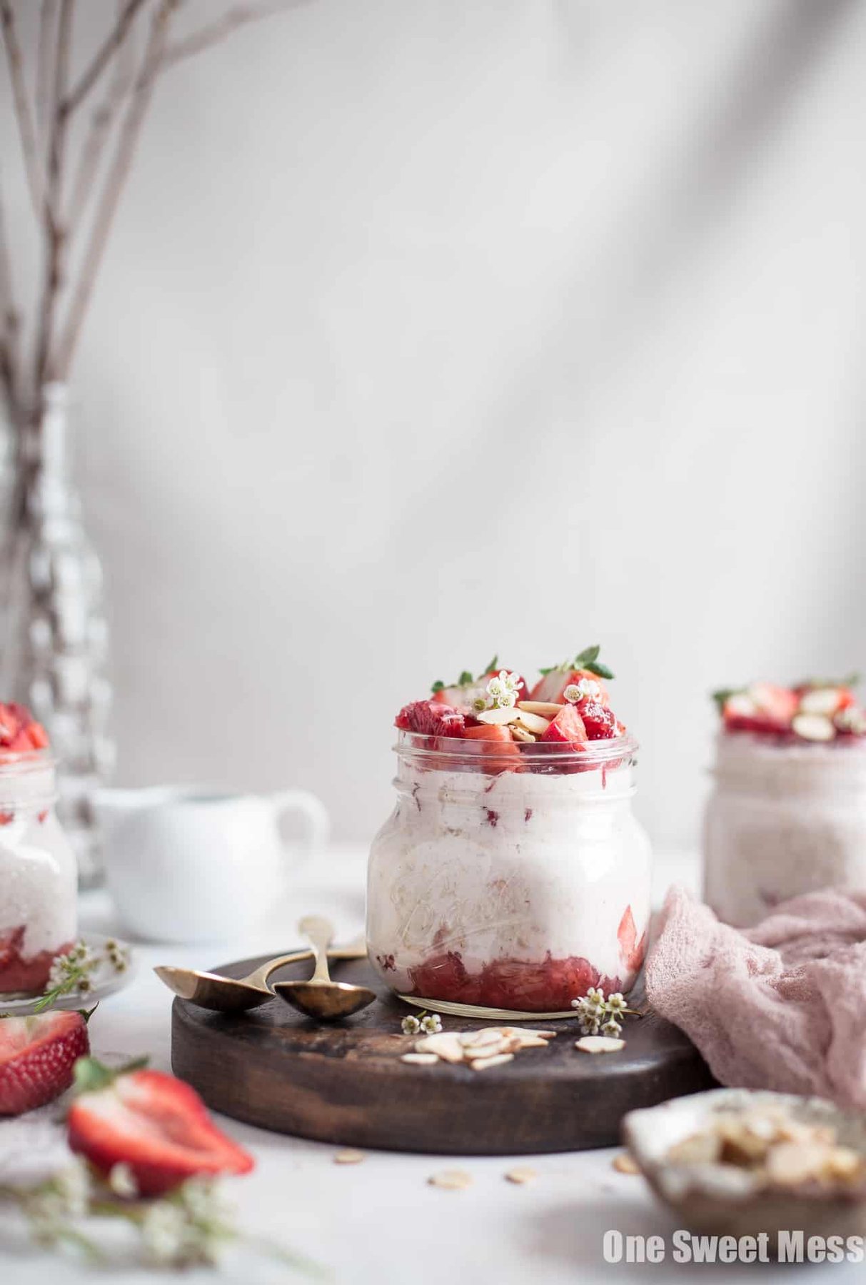 Strawberries and Cream Overnight Oatmeal {Gluten-Free + Vegan Option)