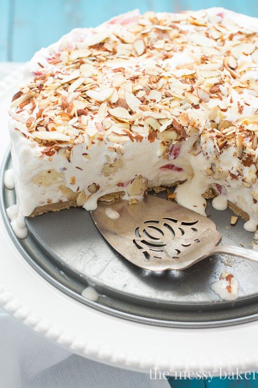 Strawberry Shortcake Ice Cream Pie | www.themessybakerblog.com