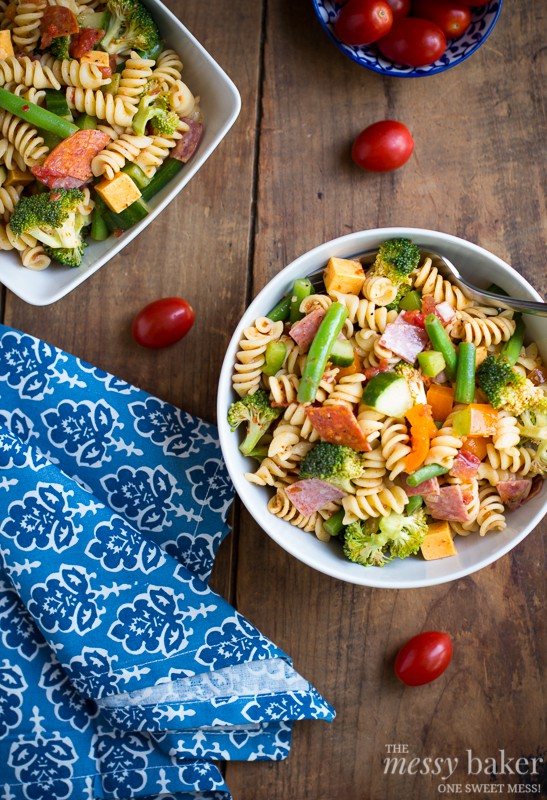 Summer Pasta Salad |www.themessybakerblog.com