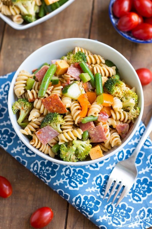 Summer Pasta Salad |www.themessybakerblog.com