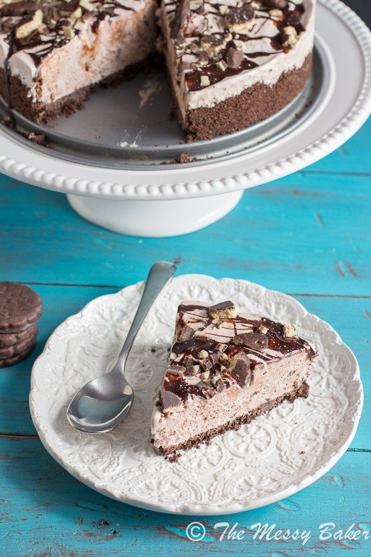 Thin Mint Ice Cream Pie from www.themessybakerblog.com