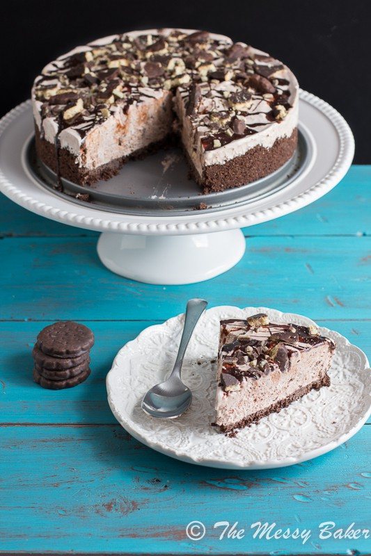Thin Mint Ice Cream Pie from www.themessybakerblog.com