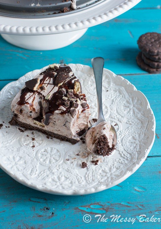 Thin Mint Ice Cream Pie from www.themessybakerblog.com