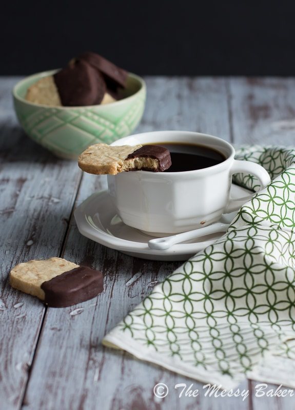 Toasted Almond Shortbread Cookies
