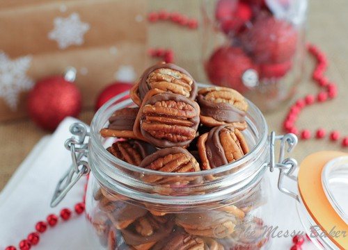 Turtle Pretzels {www.themessybakerblog.com}-5279