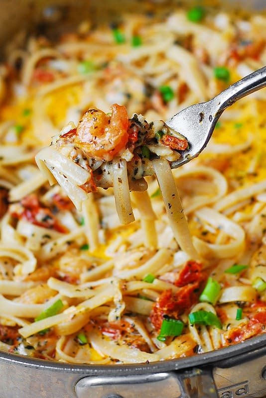 Garlic Shrimp and Sun-Dried Tomato Pasta