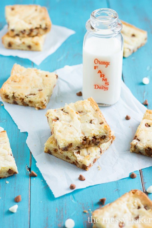 White Chocolate Cinnamon Chip Brownies | www.themessybakerblog.com