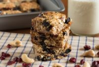Berry Chewy Granola Bites