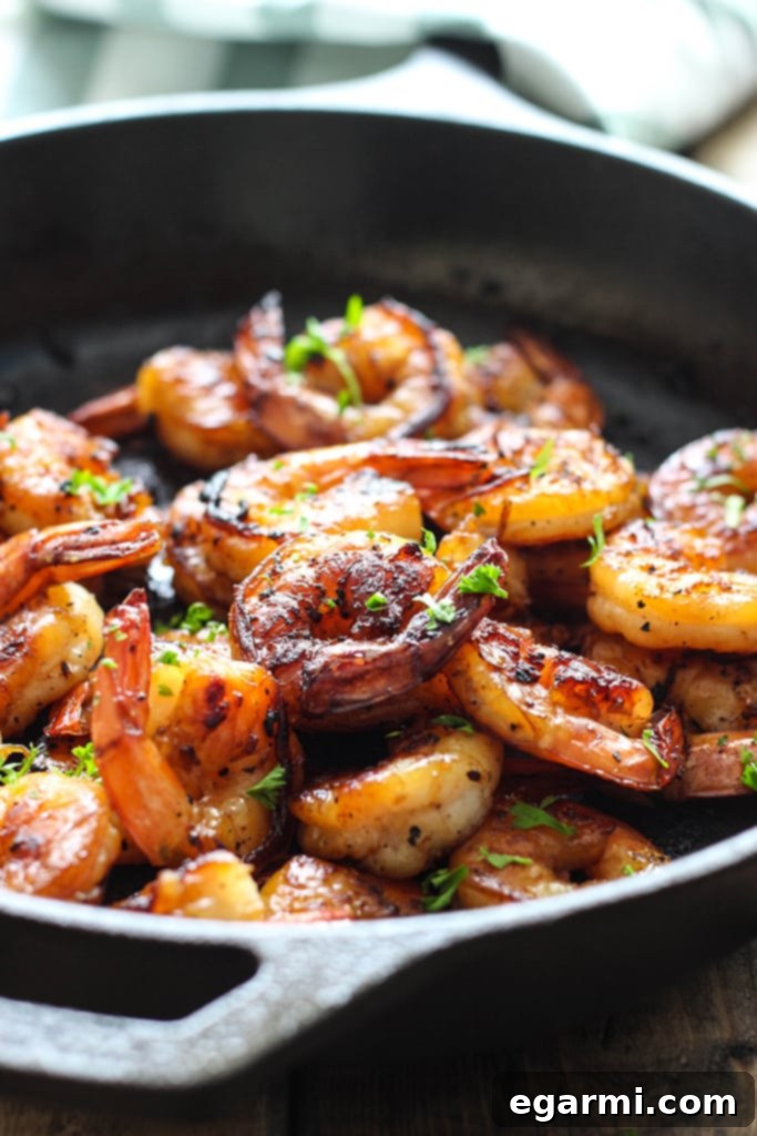 Honey Garlic Shrimp Skillet: Delicious Plump Shrimp with a Sweet and Savory Garlic Glaze