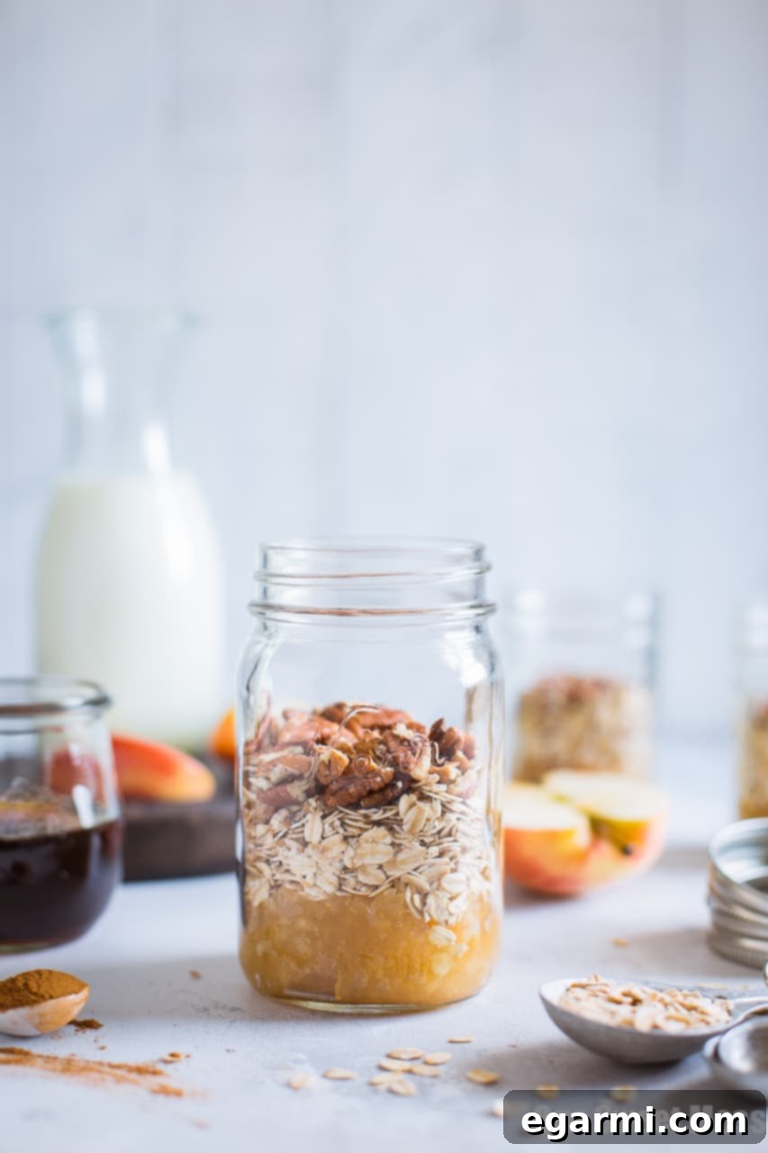 Delicious Apple Pie Overnight Oatmeal, perfect for a healthy gluten-free and vegan breakfast