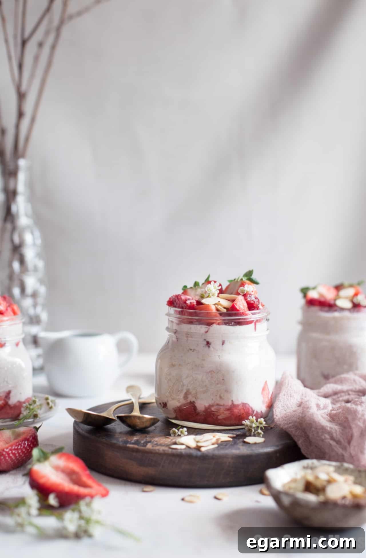 Delicious Strawberries and Cream Overnight Oatmeal for a healthy, gluten-free, and vegan-friendly breakfast.