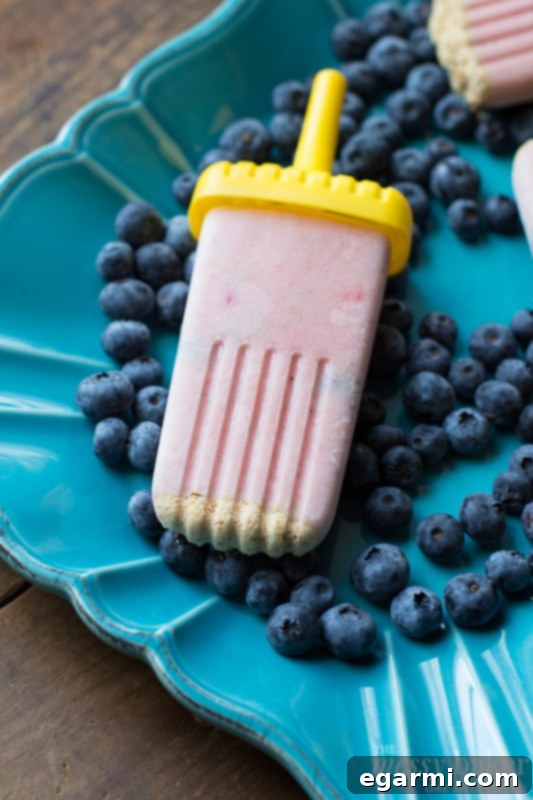Easy Strawberry Banana Popsicle Recipe