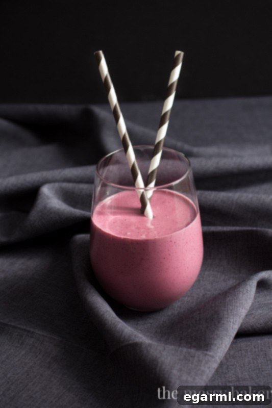 Homestyle Cherry Pie Smoothie 5 Fresh ingredients for a Cherry Pie Smoothie: cherries, yogurt, almonds