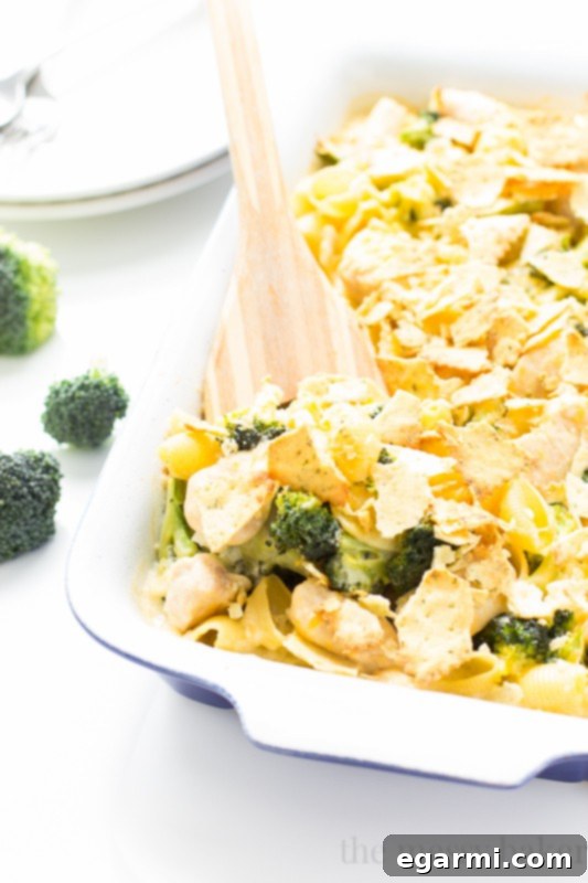 Cheesy Chicken and Broccoli Casserole - A Hearty Family Dinner Idea