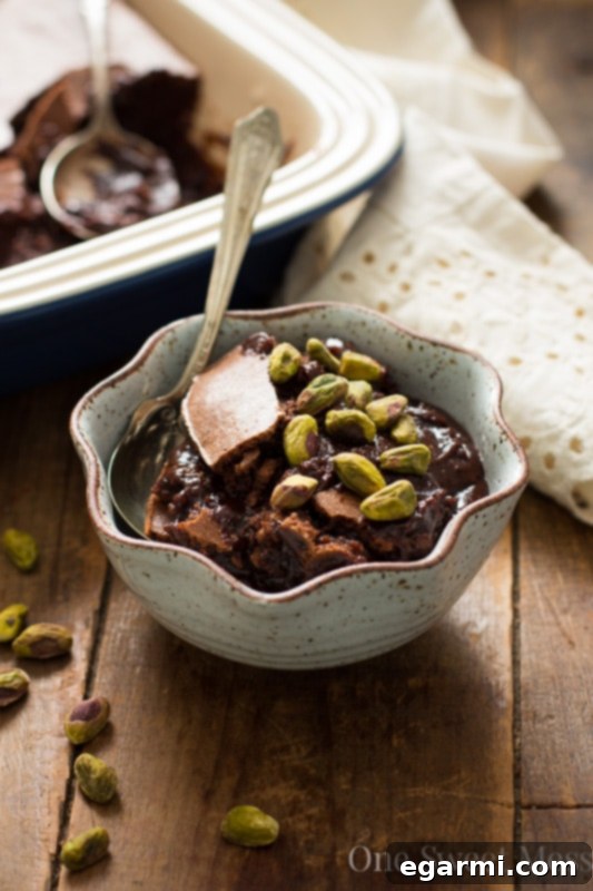 Aromatic Earl Grey Fudge Pudding 2 Luxurious Earl Grey Brownie Pudding with melted chocolate and a hint of tea