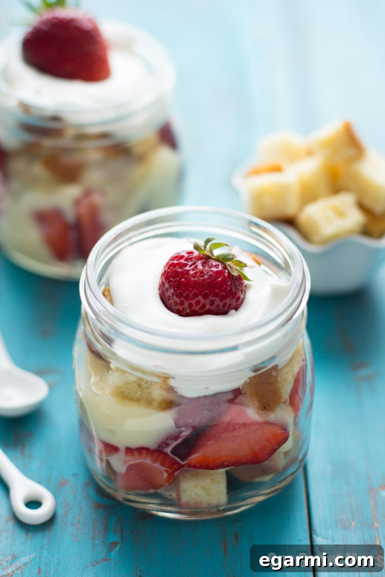 Simple No-Bake Strawberry Trifle 3 No-Bake Strawberry Shortcake Trifle