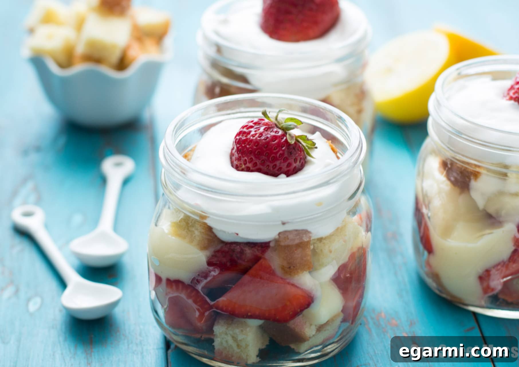 Simple No-Bake Strawberry Trifle 4 No-Bake Strawberry Shortcake Trifle