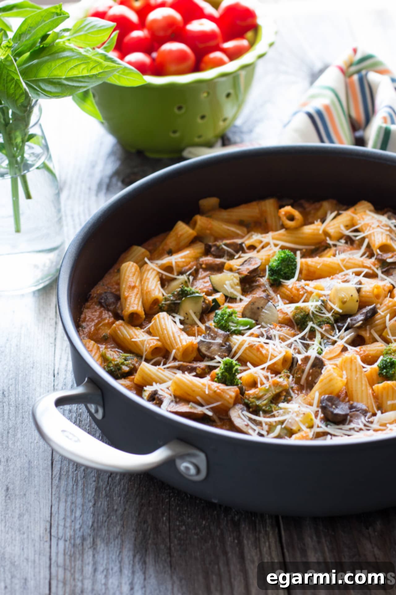Spring Harvest Pasta with Roasted Marinara 8 Roasted Marinara Pasta Primavera served with fresh basil